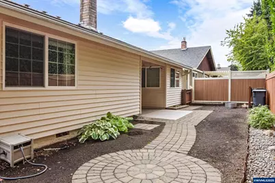 1882 Woodstock Cir NW, Salem, OR 97304 - Photo 21