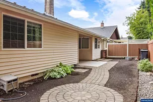 1882 Woodstock Cir NW, Salem, OR 97304 - Photo 21