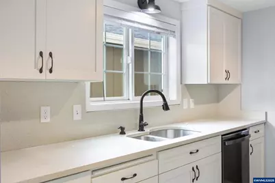 1882 Woodstock Cir NW, Salem, OR 97304 - Photo 3