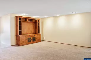 1882 Woodstock Cir NW, Salem, OR 97304 - Photo 9