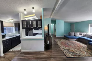 31919 N Lake Creek (Unit 35 ) Dr, Tangent, OR 97389 - Photo 3