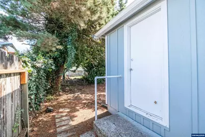 875 S 5th St, Lebanon, OR 97355 - Photo 23