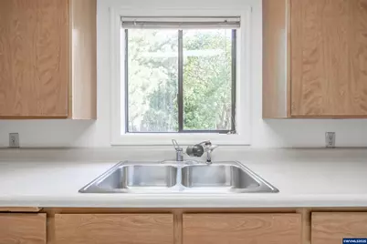 875 S 5th St, Lebanon, OR 97355 - Photo 13