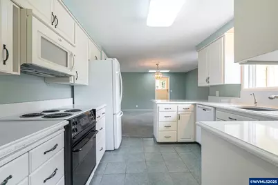 414 SW Westwood Dr, Dallas, OR 97338 - Photo 11