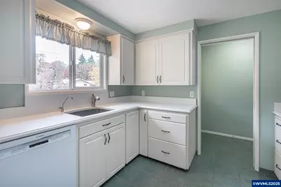 414 SW Westwood Dr, Dallas, OR 97338 - Photo 15