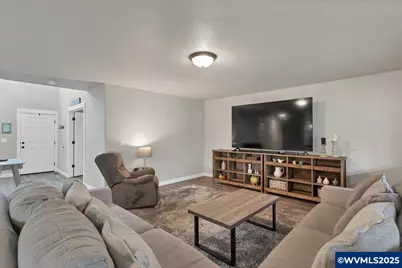 419 Vine Av, Woodburn, OR 97071 - Photo 11