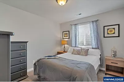 419 Vine Av, Woodburn, OR 97071 - Photo 35