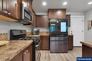 419 Vine Ave, Woodburn, OR 97071 - Photo 19