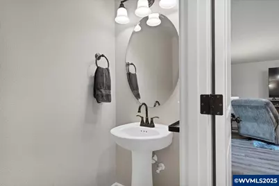 419 Vine Av, Woodburn, OR 97071 - Photo 23