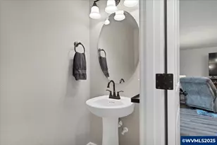 419 Vine Ave, Woodburn, OR 97071 - Photo 23