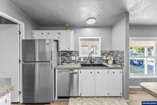 5048 Silver (#112) Lp NE, Salem, OR 97305 - Photo 13