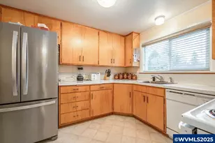 190 Hunsaker Ln, Eugene, OR 97404 - Photo 15