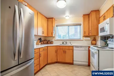 190 Hunsaker Ln, Eugene, OR 97404 - Photo 13