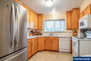 190 Hunsaker Ln, Eugene, OR 97404 - Photo 13