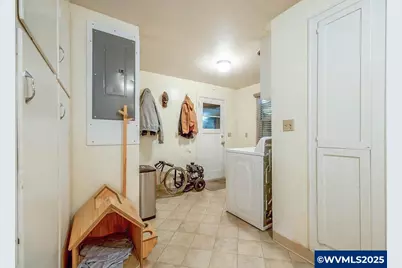 190 Hunsaker Ln, Eugene, OR 97404 - Photo 17