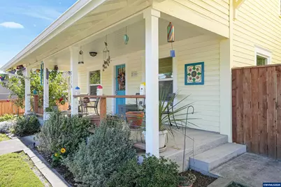 2116 Waverly Dr SE, Albany, OR 97322 - Photo 1