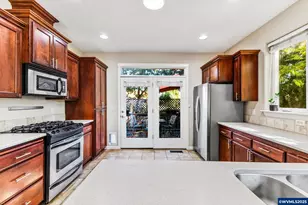 610 NW Hillcrest Dr, Dallas, OR 97338 - Photo 11