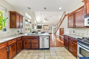 610 NW Hillcrest Dr, Dallas, OR 97338 - Photo 13