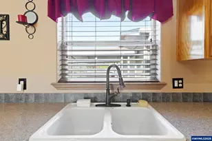 917 Luke St, Independence, OR 97351 - Photo 17