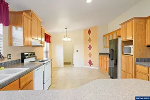 917 Luke St, Independence, OR 97351 - Photo 15