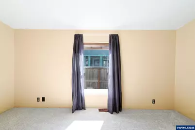 917 Luke St, Independence, OR 97351 - Photo 25