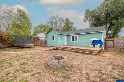 301 Russell St, Lebanon, OR 97355 - Photo 37