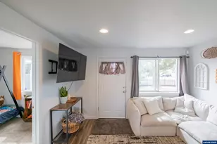 301 Russell St, Lebanon, OR 97355 - Photo 17