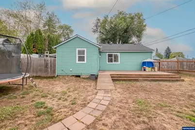 301 Russell St, Lebanon, OR 97355 - Photo 35