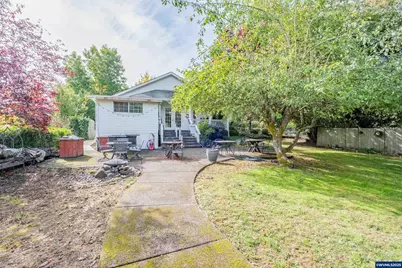 209 Templeton St, Brownsville, OR 97327 - Photo 13