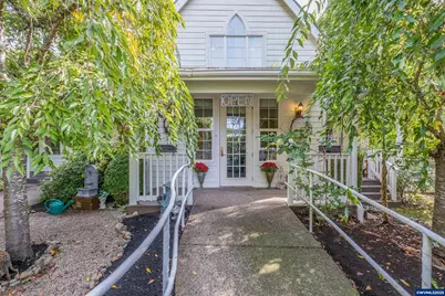 209 Templeton St, Brownsville, OR 97327 - Photo 9