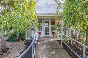 209 Templeton St, Brownsville, OR 97327 - Photo 9