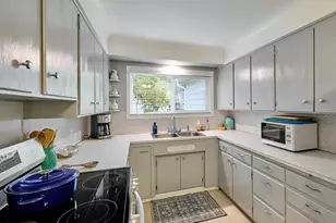 2075 Laurel Ave NE, Salem, OR 97301 - Photo 9