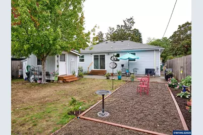 2075 Laurel Av NE, Salem, OR 97301 - Photo 23