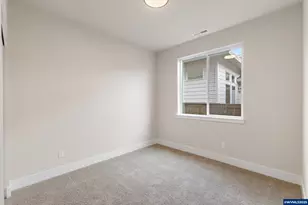 3075 Olympic St, Woodburn, OR 97071 - Photo 7