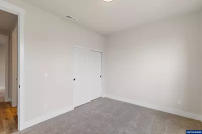 3075 Olympic St, Woodburn, OR 97071 - Photo 5