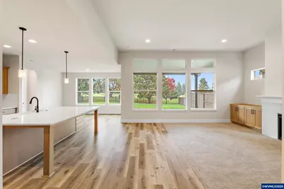 3075 Olympic St, Woodburn, OR 97071 - Photo 9