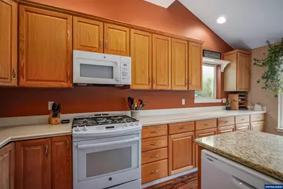 528 Creekside Dr SE, Salem, OR 97306 - Photo 21