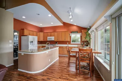 528 Creekside Dr SE, Salem, OR 97306 - Photo 17