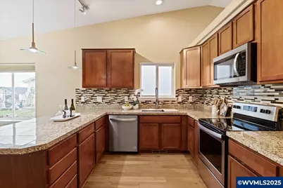 758 S Sunrise Dr Dr, Jefferson, OR 97352 - Photo 17