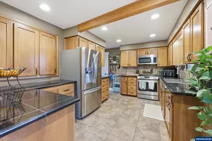 1250 Hampden Ln NE, Salem, OR 97317 - Photo 7