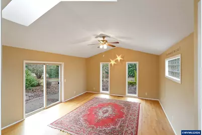 1060 Silver Falls Dr NE, Silverton, OR 97381 - Photo 9