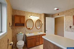 1060 Silver Falls Dr NE, Silverton, OR 97381 - Photo 23
