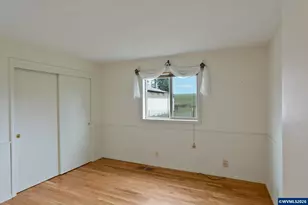 1060 Silver Falls Dr NE, Silverton, OR 97381 - Photo 17