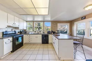 1111 SW Levens St, Dallas, OR 97338 - Photo 5