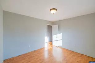 1050 Barnes Ave SE, Salem, OR 97306 - Photo 27