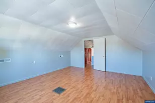 1050 Barnes Ave SE, Salem, OR 97306 - Photo 35