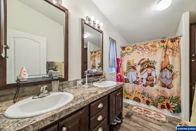 5266 Crystal St NE #233, Salem, OR 97305 - Photo 25