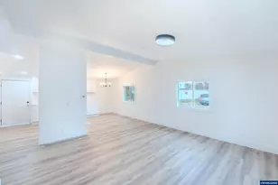 3370 Maple St, Hubbard, OR 97032 - Photo 9