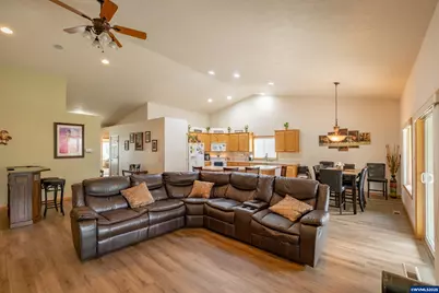 674 Shannon Ct NE, Keizer, OR 97303 - Photo 9