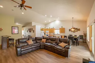 674 Shannon Ct NE, Keizer, OR 97303 - Photo 9